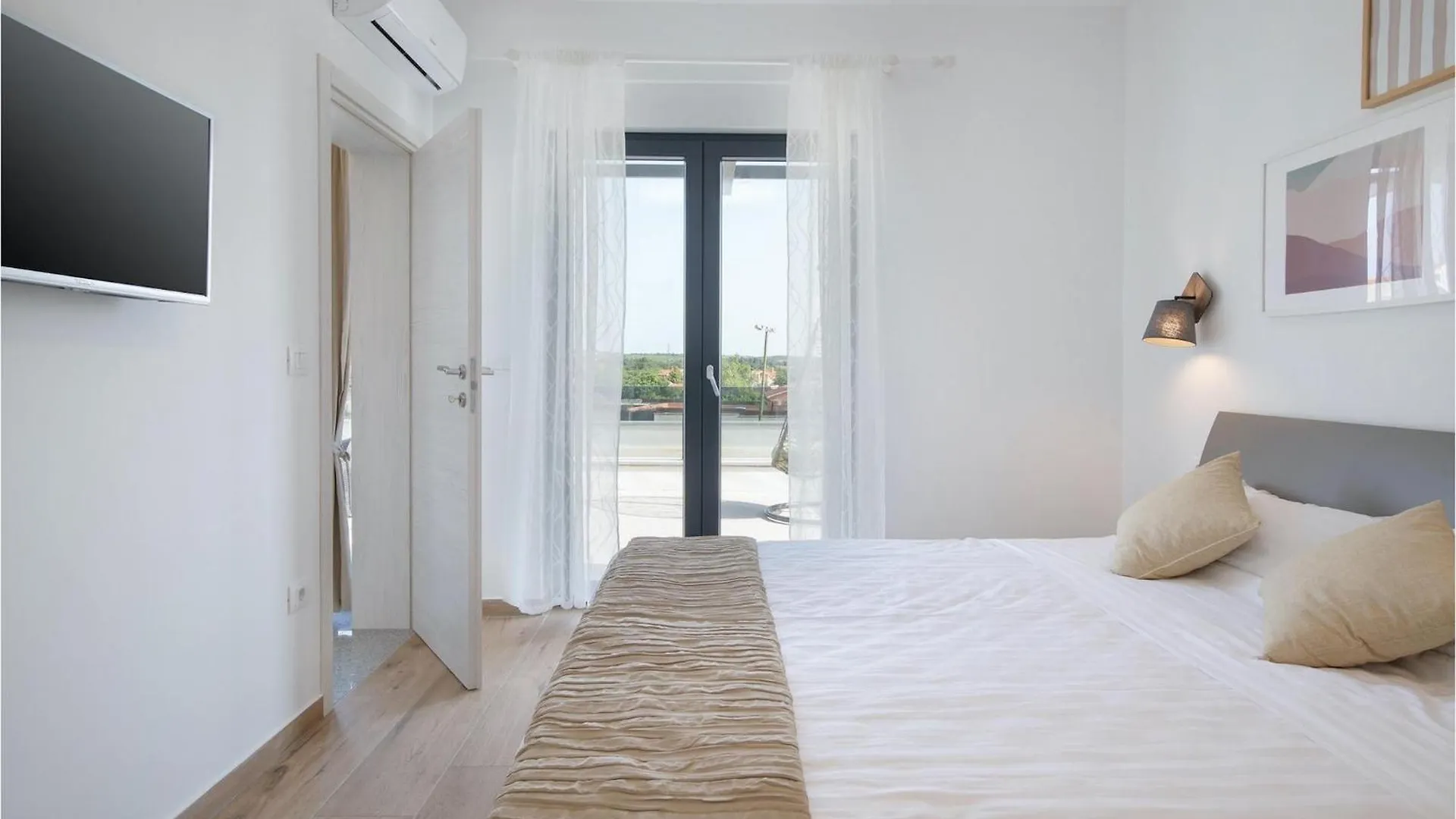Villa Perle Pula 0*,  Croatia